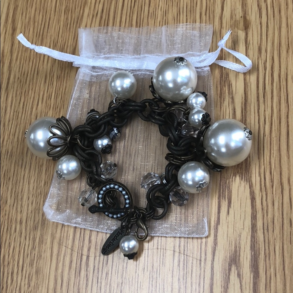 Plunder Pearl Bracelet